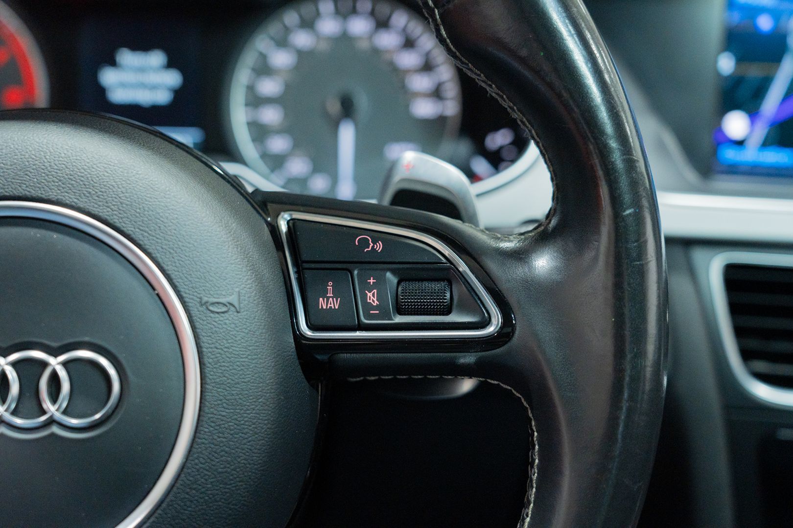 Photo 40 of this Audi S4