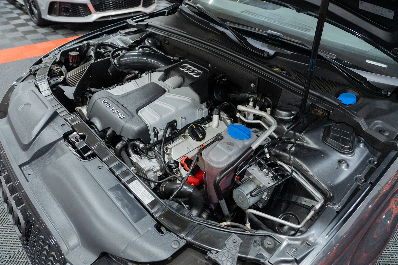 Photo 54 of this Audi S4
