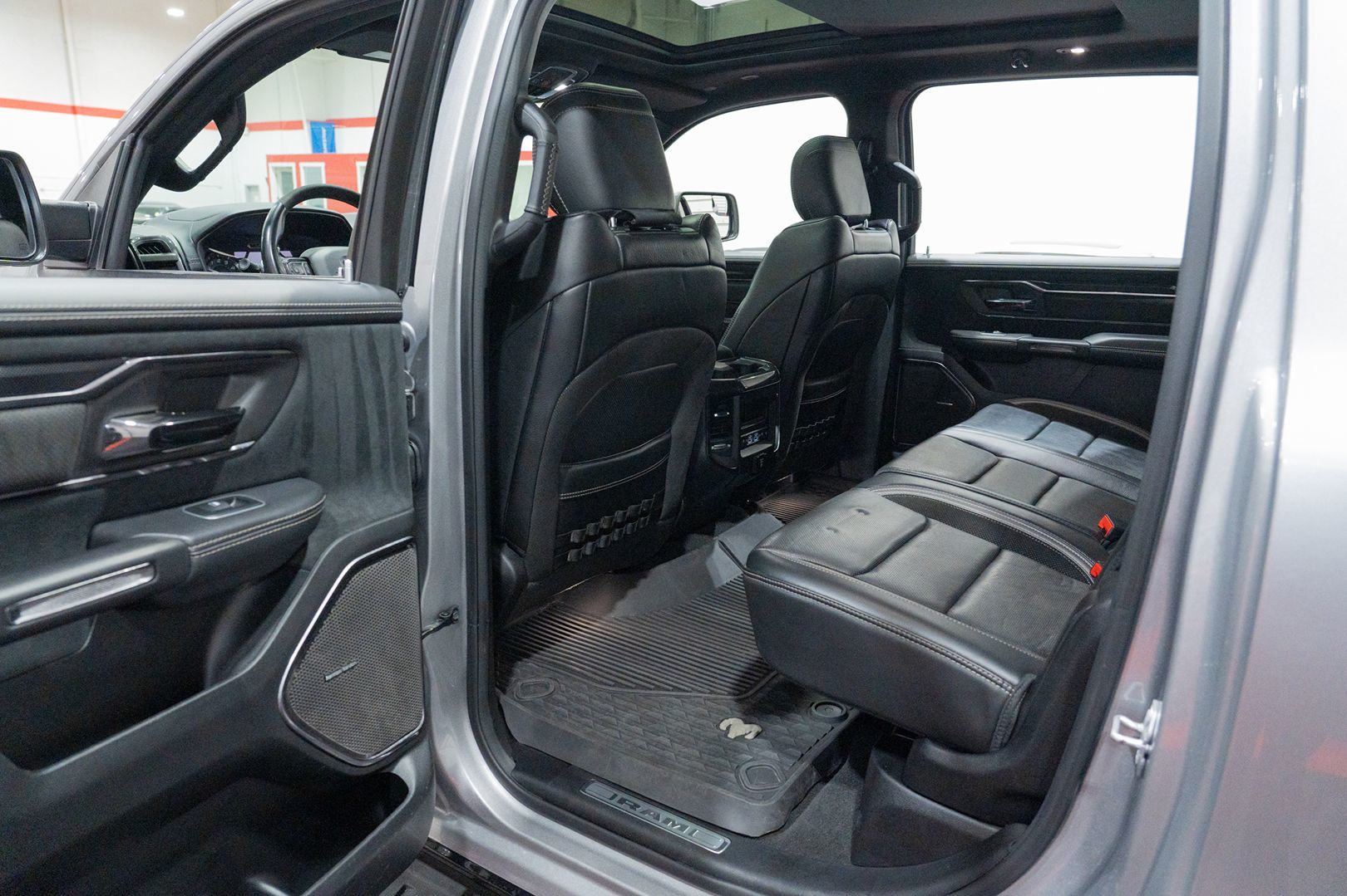Photo 26 of this Ram 1500