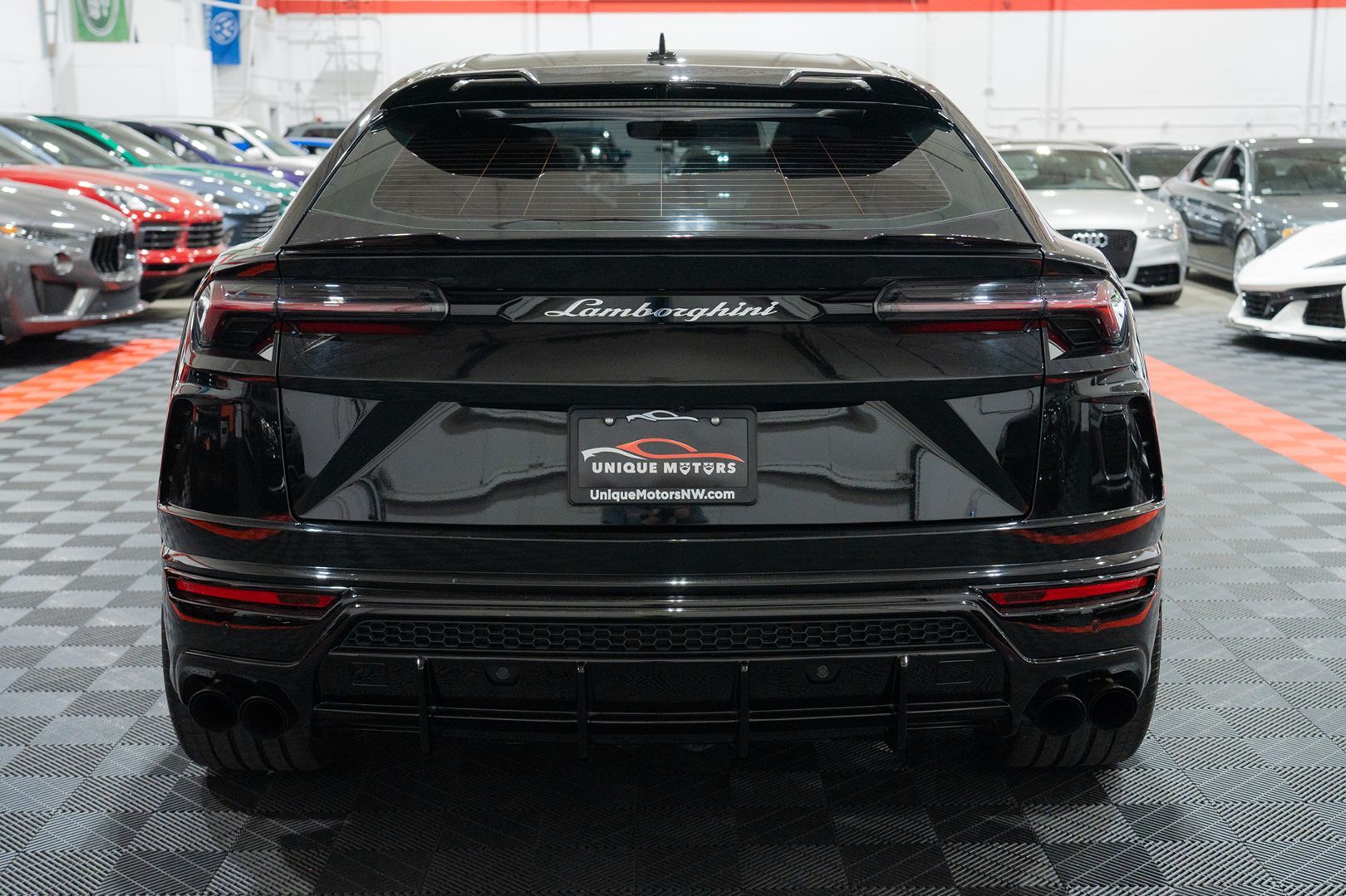 Photo 5 of this Lamborghini Urus