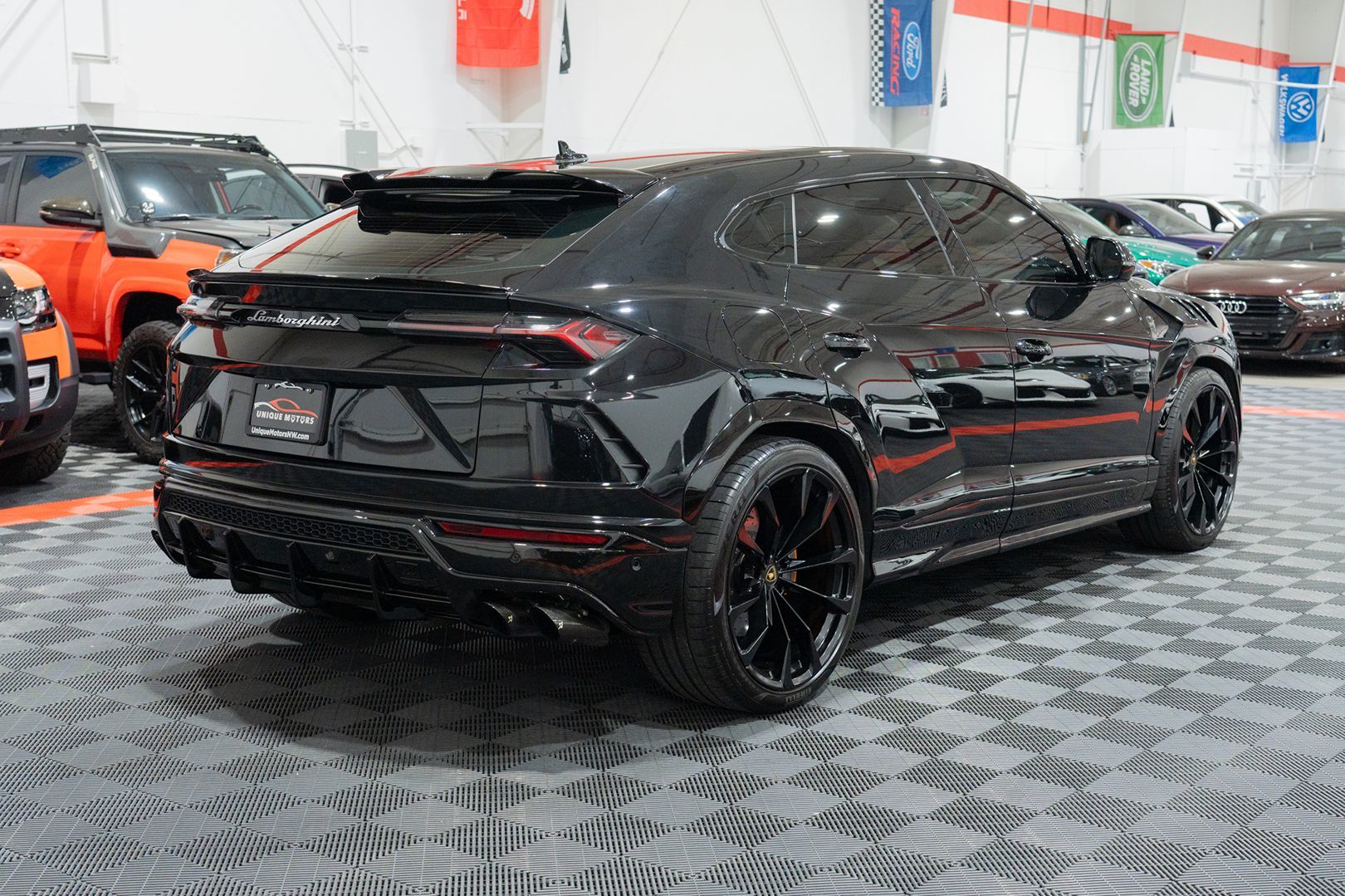 Photo 8 of this Lamborghini Urus