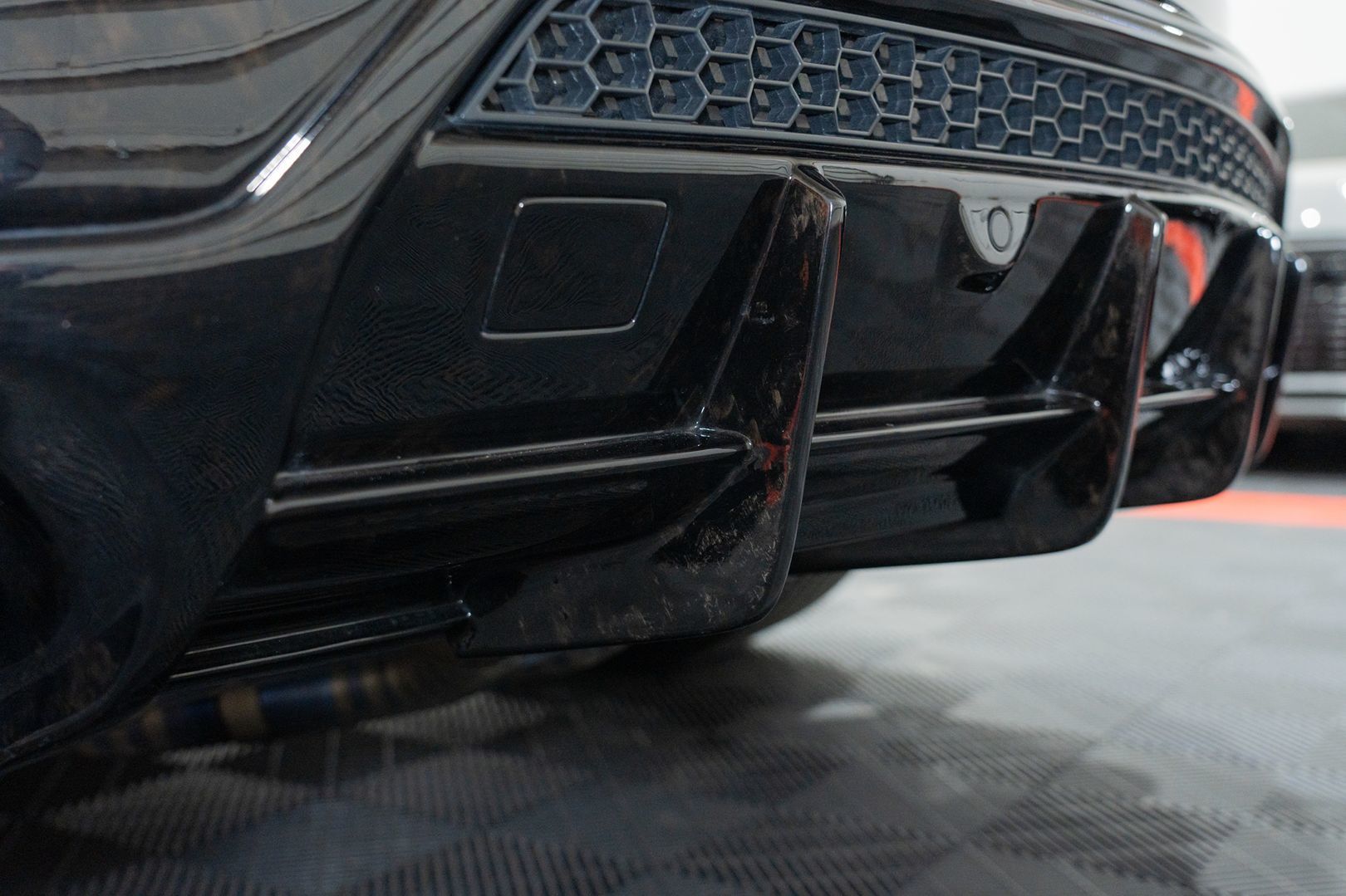 Photo 12 of this Lamborghini Urus