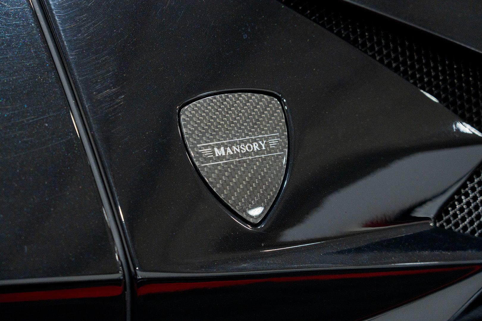 Photo 18 of this Lamborghini Urus