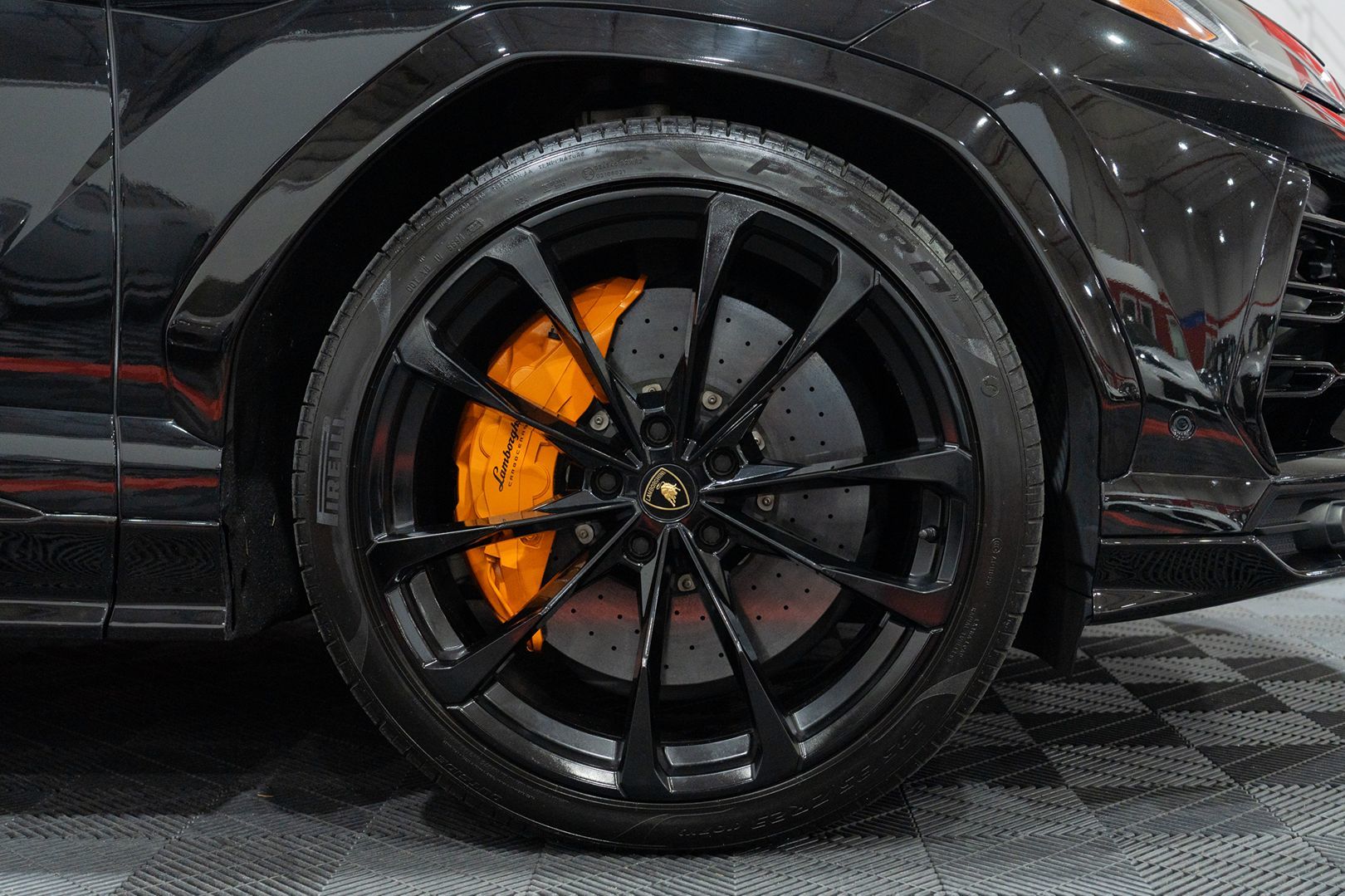 Photo 28 of this Lamborghini Urus