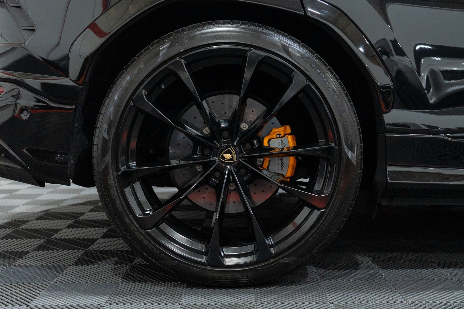 Photo 29 of this Lamborghini Urus