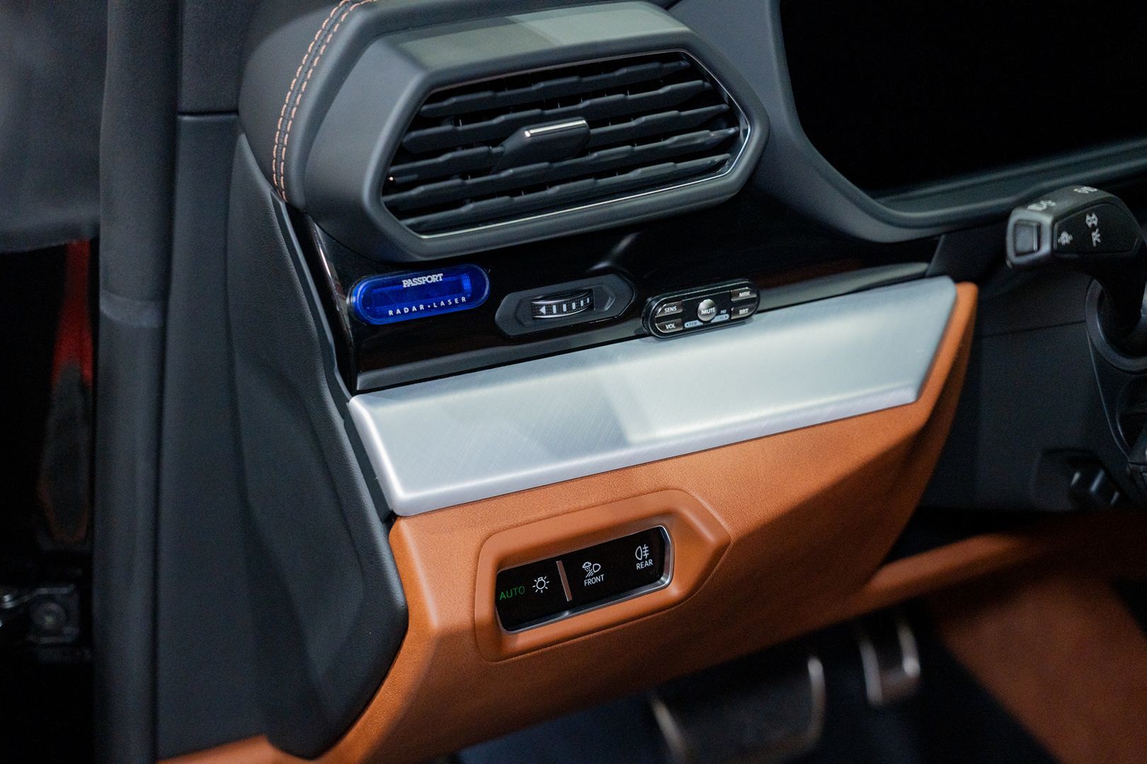 Photo 33 of this Lamborghini Urus