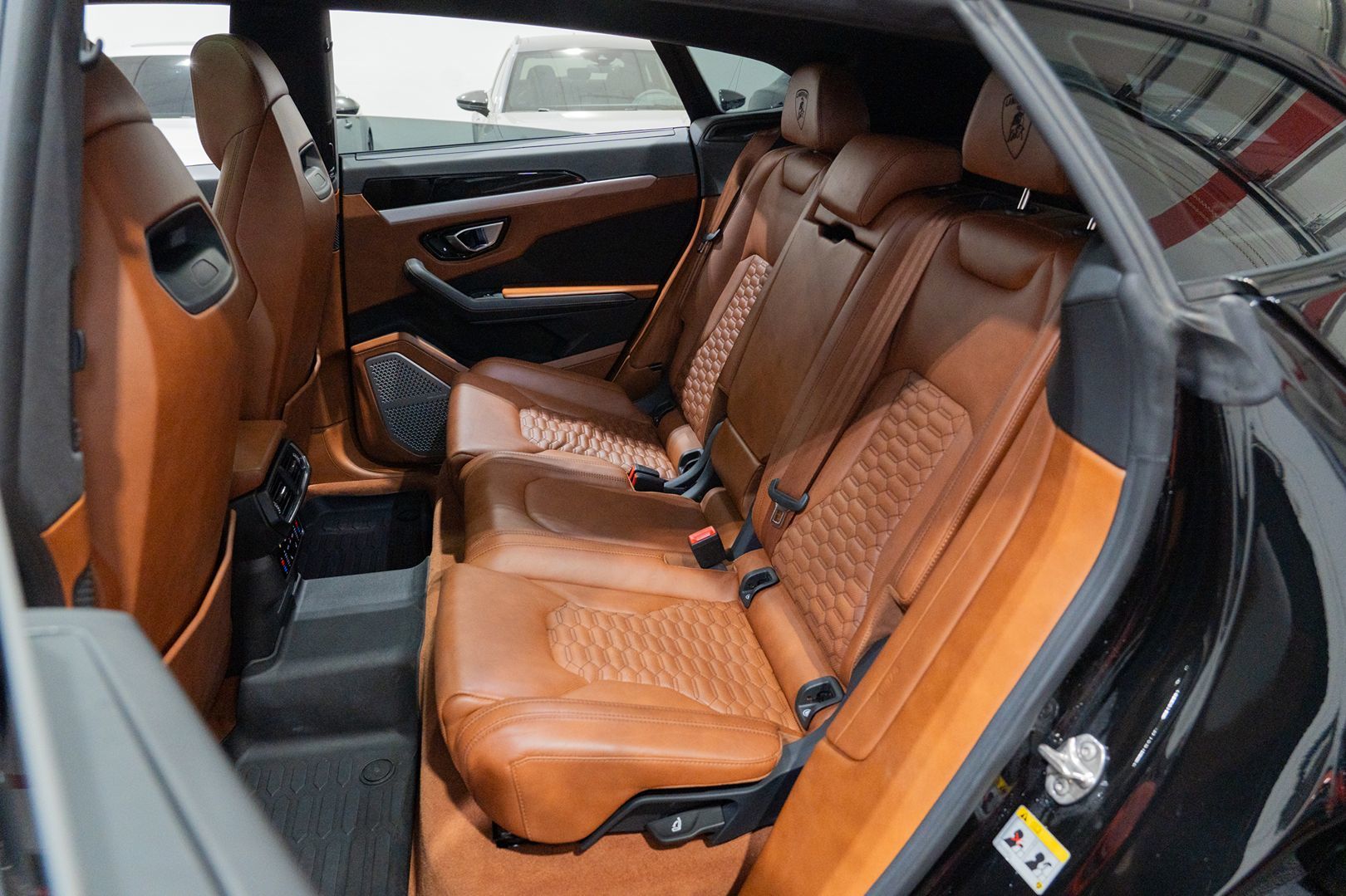 Photo 42 of this Lamborghini Urus