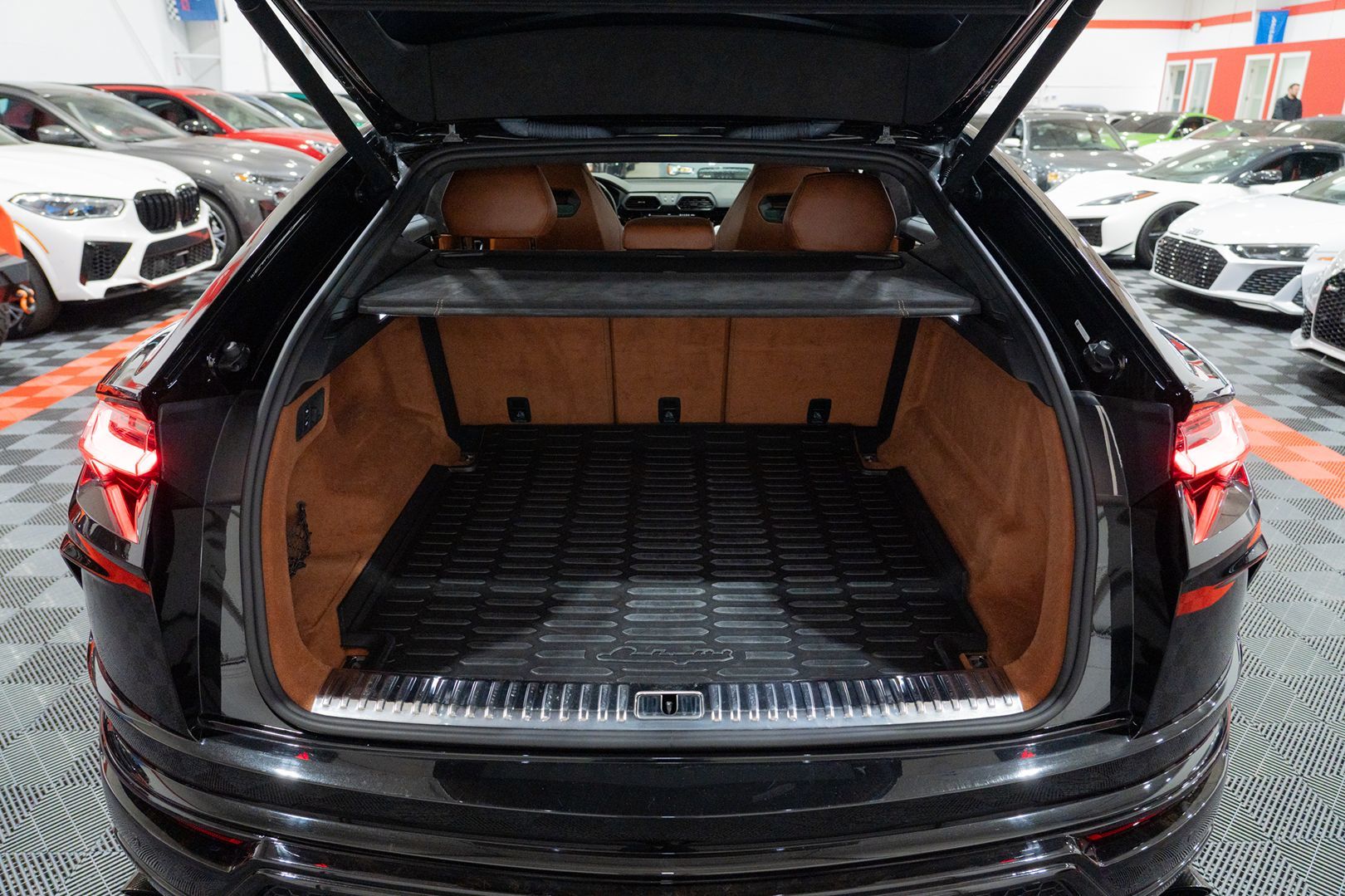 Photo 45 of this Lamborghini Urus