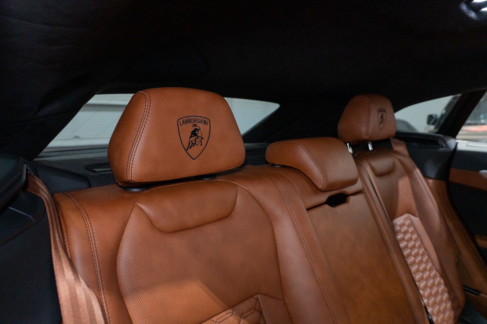 Photo 50 of this Lamborghini Urus