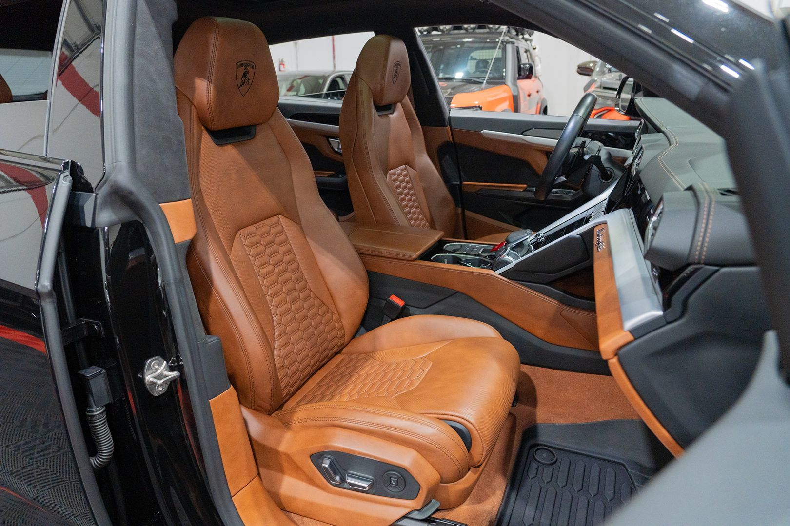 Photo 51 of this Lamborghini Urus