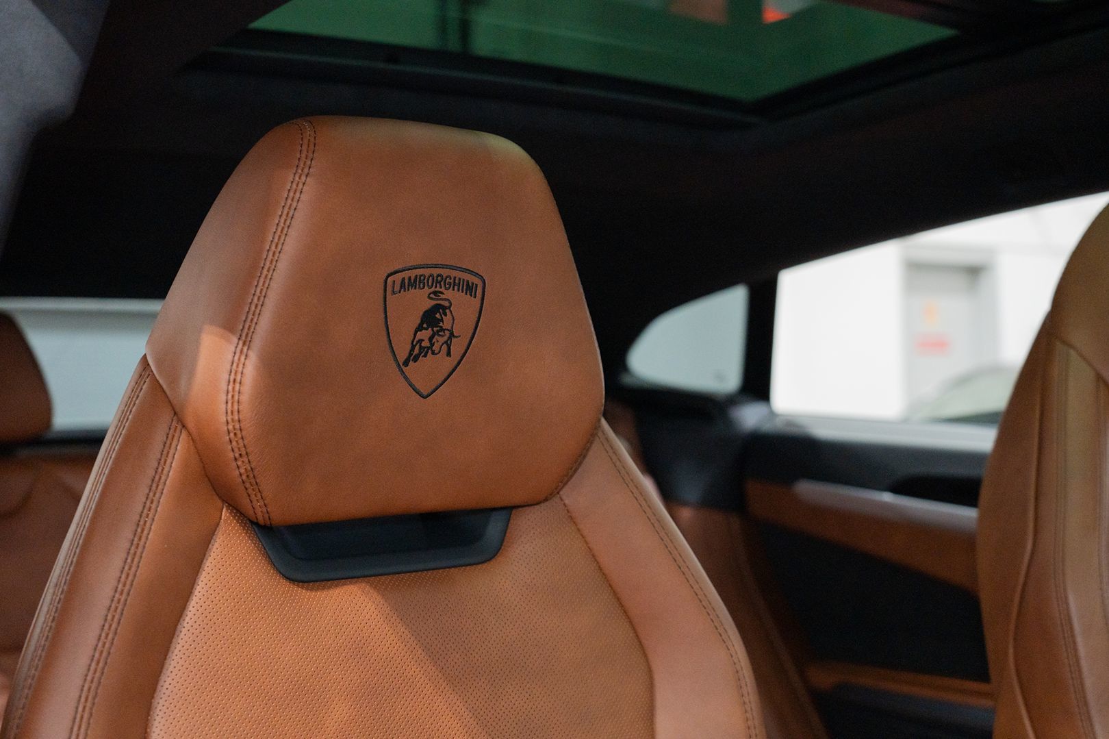 Photo 53 of this Lamborghini Urus