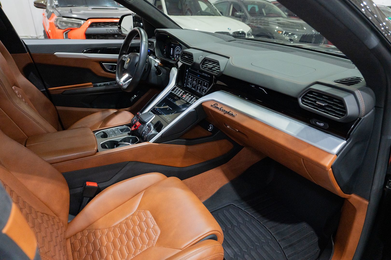 Photo 54 of this Lamborghini Urus