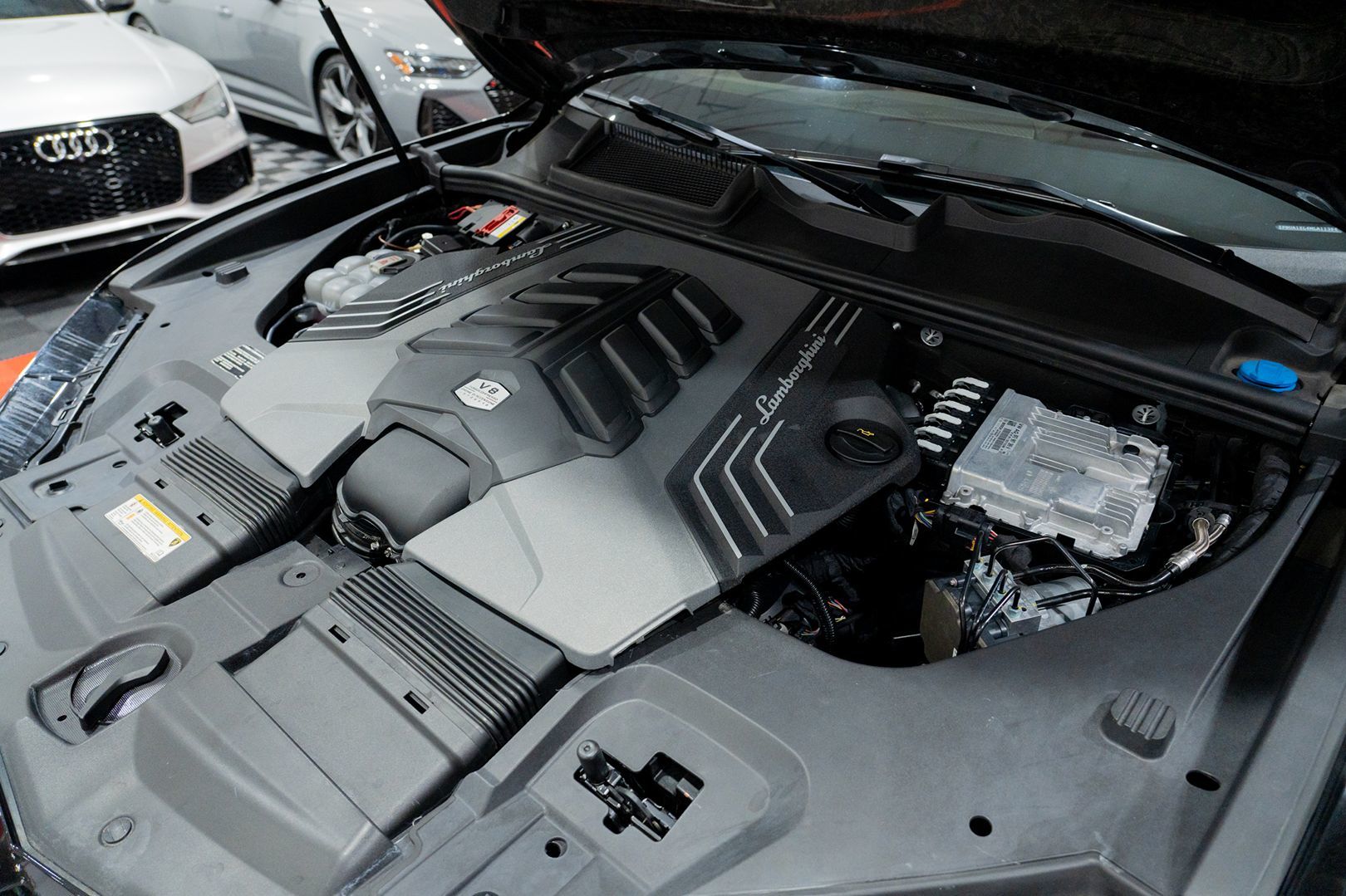 Photo 79 of this Lamborghini Urus