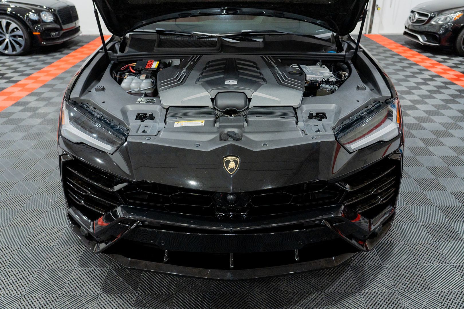 Photo 78 of this Lamborghini Urus