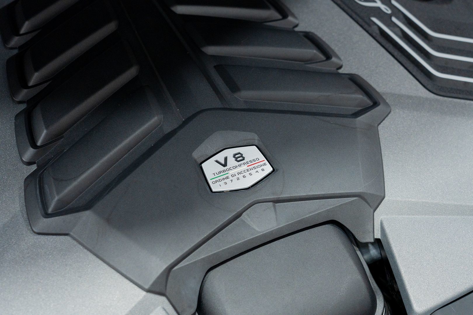 Photo 81 of this Lamborghini Urus