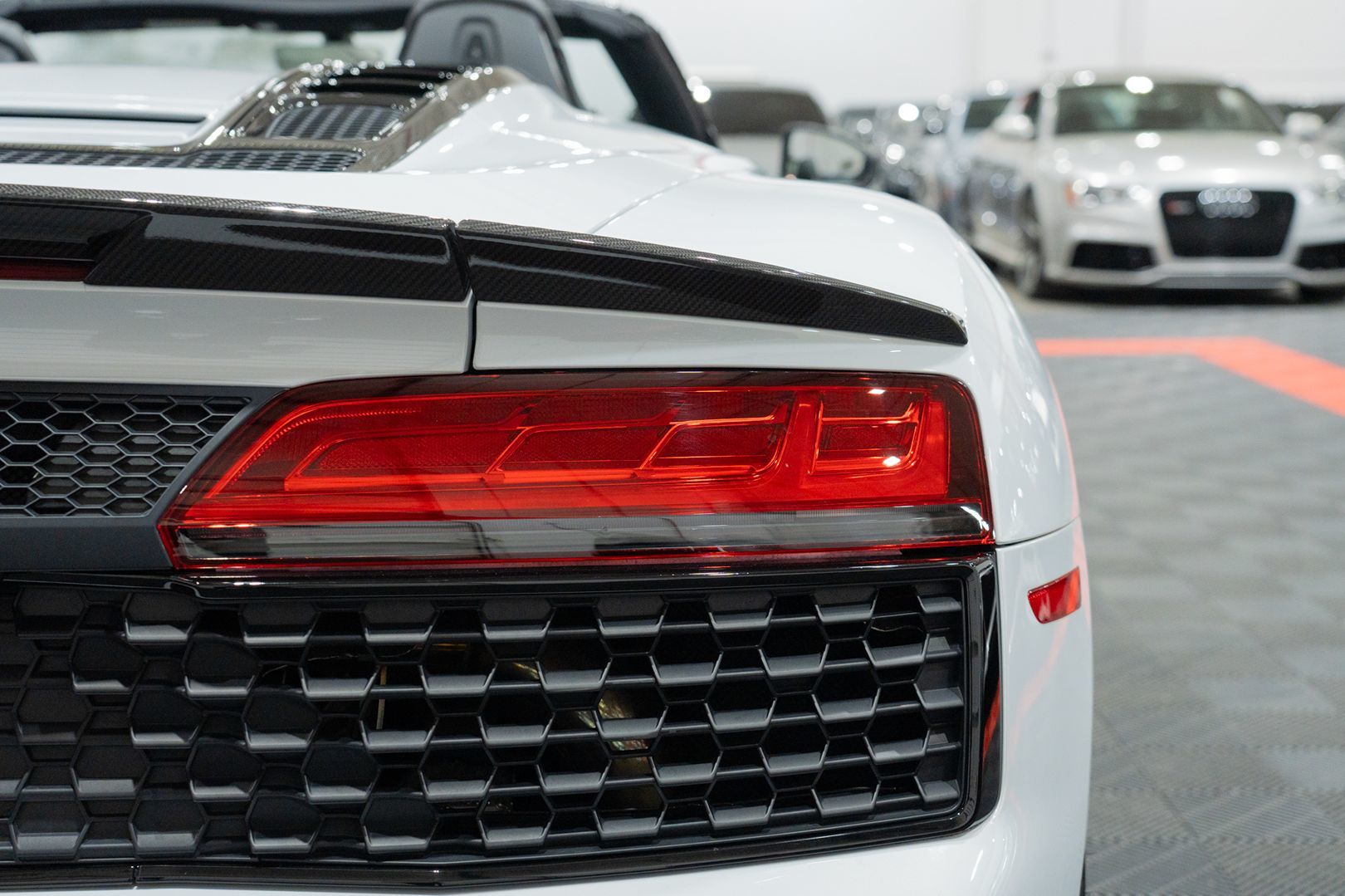 Photo 11 of this Audi R8 Spyder