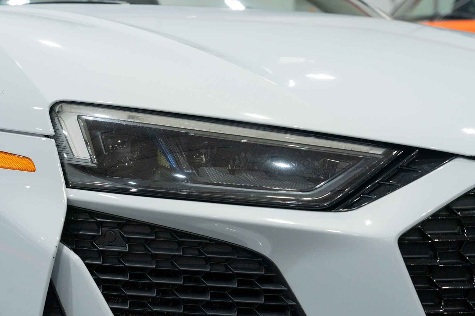 Photo 13 of this Audi R8 Spyder