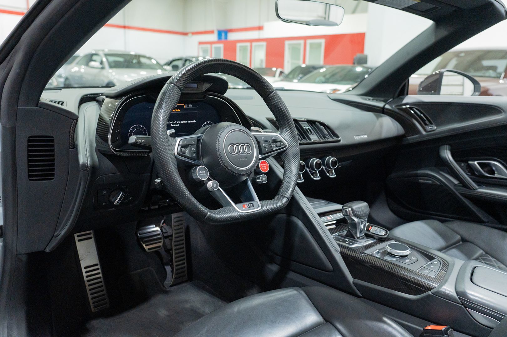 Photo 26 of this Audi R8 Spyder
