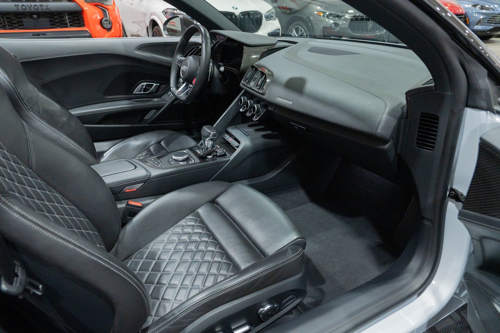 Photo 34 of this Audi R8 Spyder