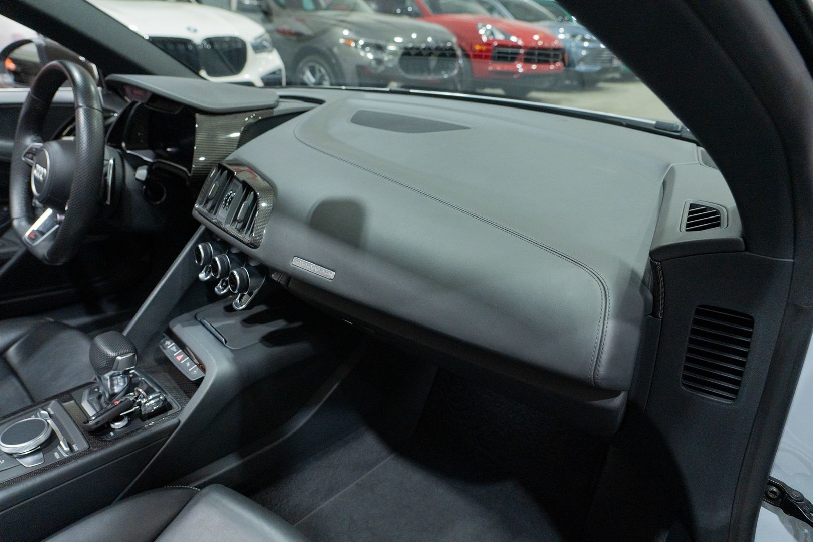 Photo 36 of this Audi R8 Spyder