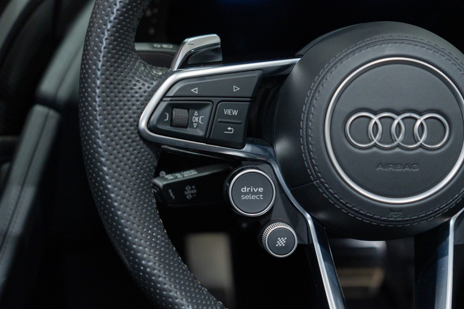Photo 38 of this Audi R8 Spyder
