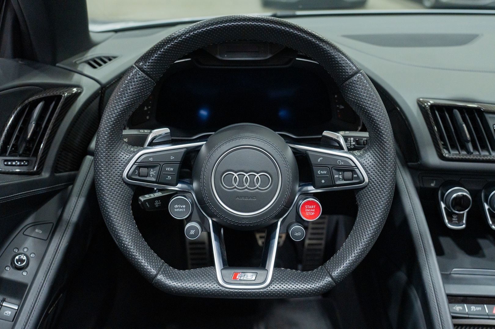 Photo 37 of this Audi R8 Spyder