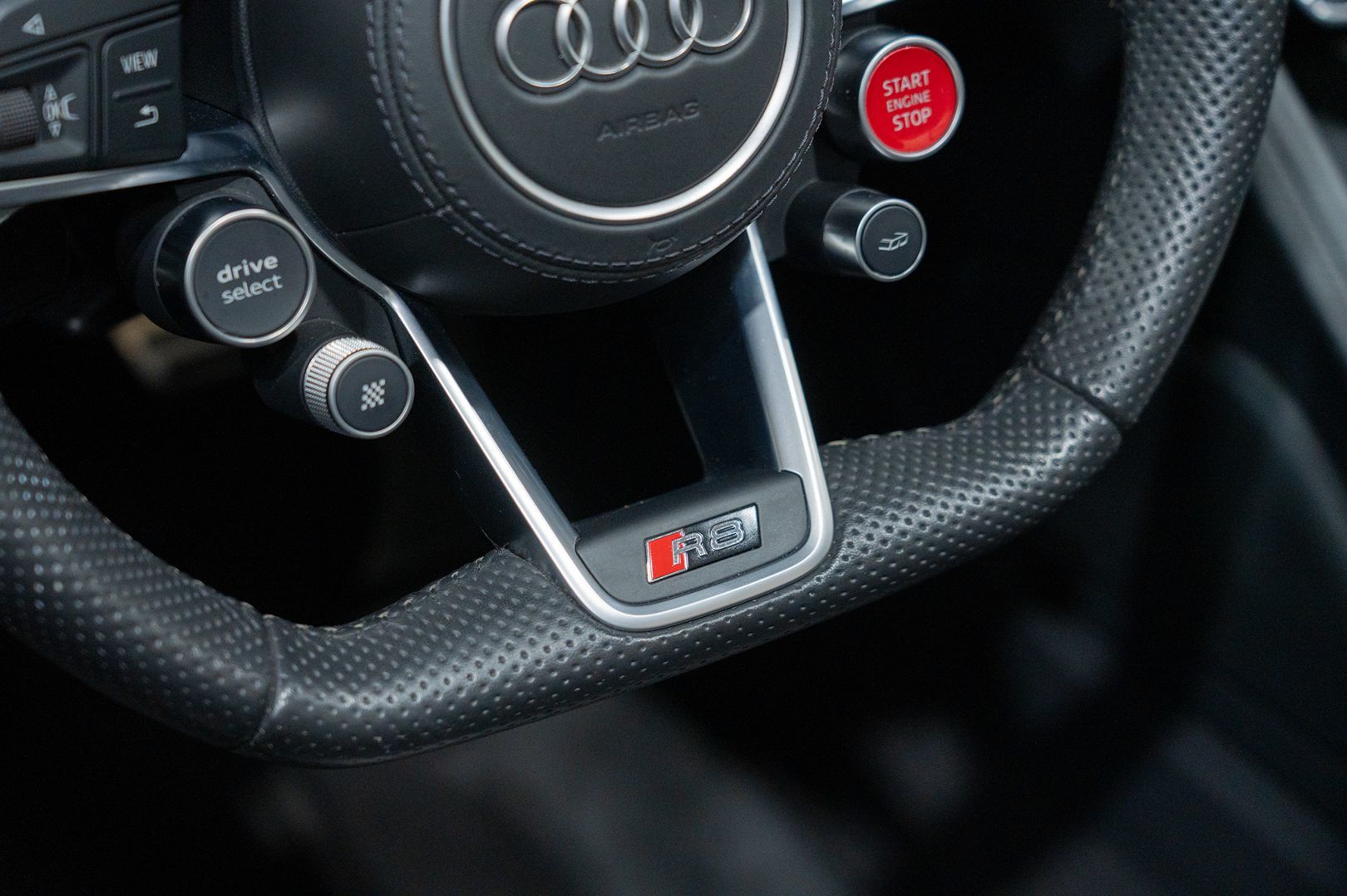 Photo 40 of this Audi R8 Spyder