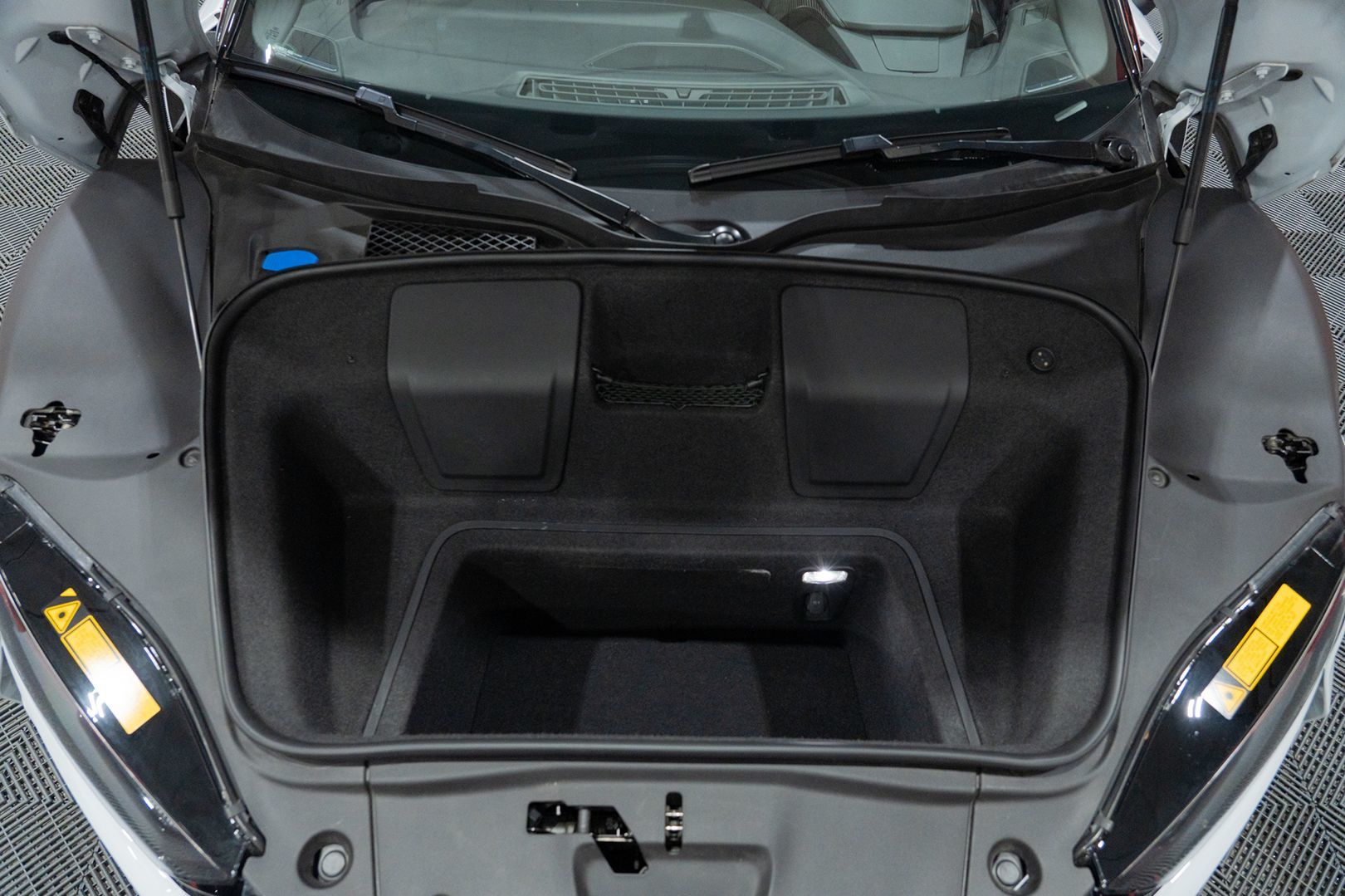 Photo 58 of this Audi R8 Spyder