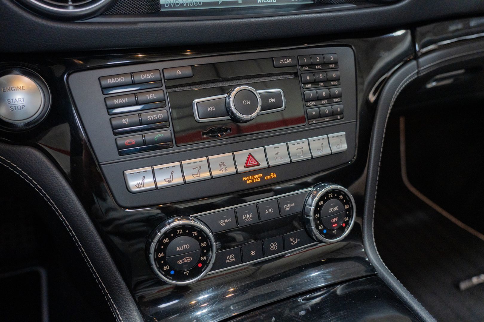 Photo 34 of this Mercedes-Benz SL550