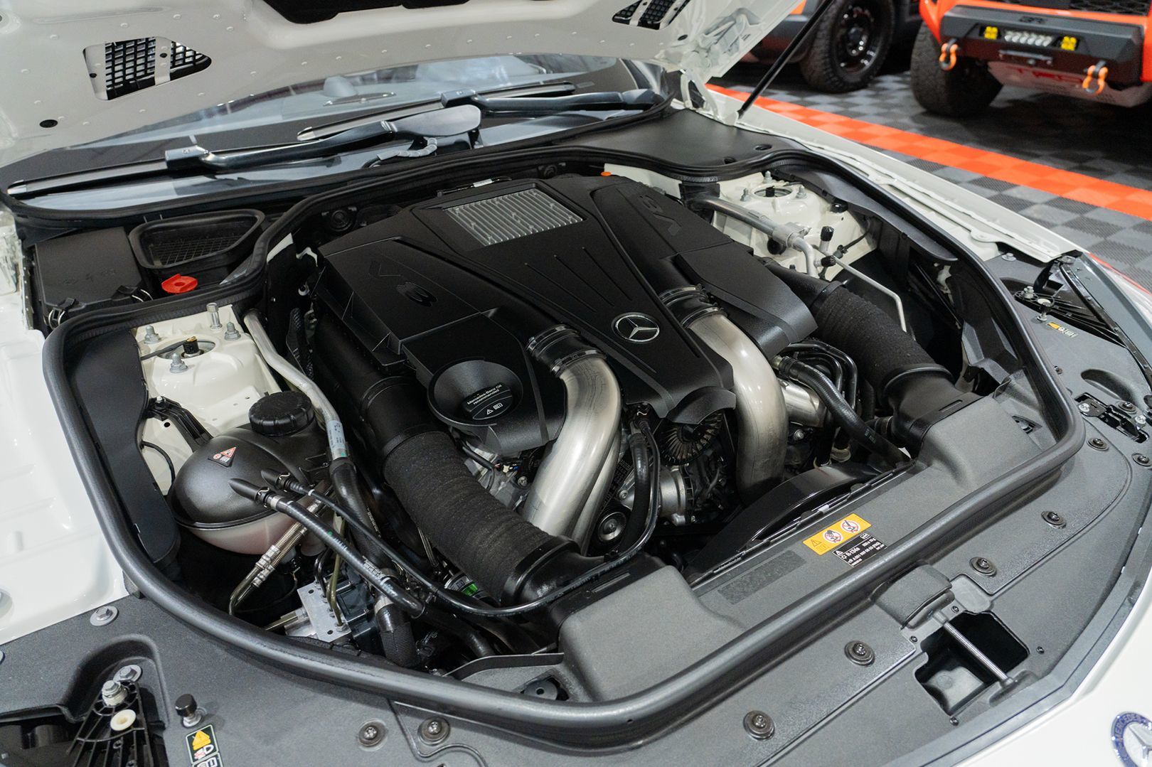 Photo 50 of this Mercedes-Benz SL550