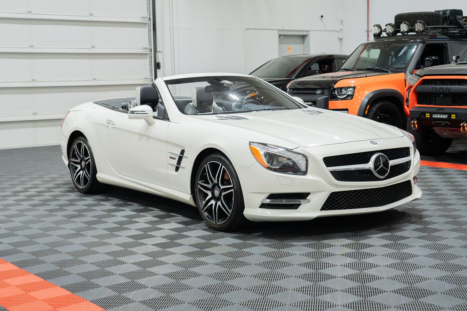 Photo 8 of this Mercedes-Benz SL550