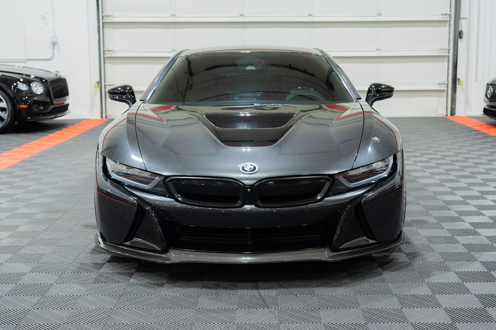 Photo 3 of this BMW i8