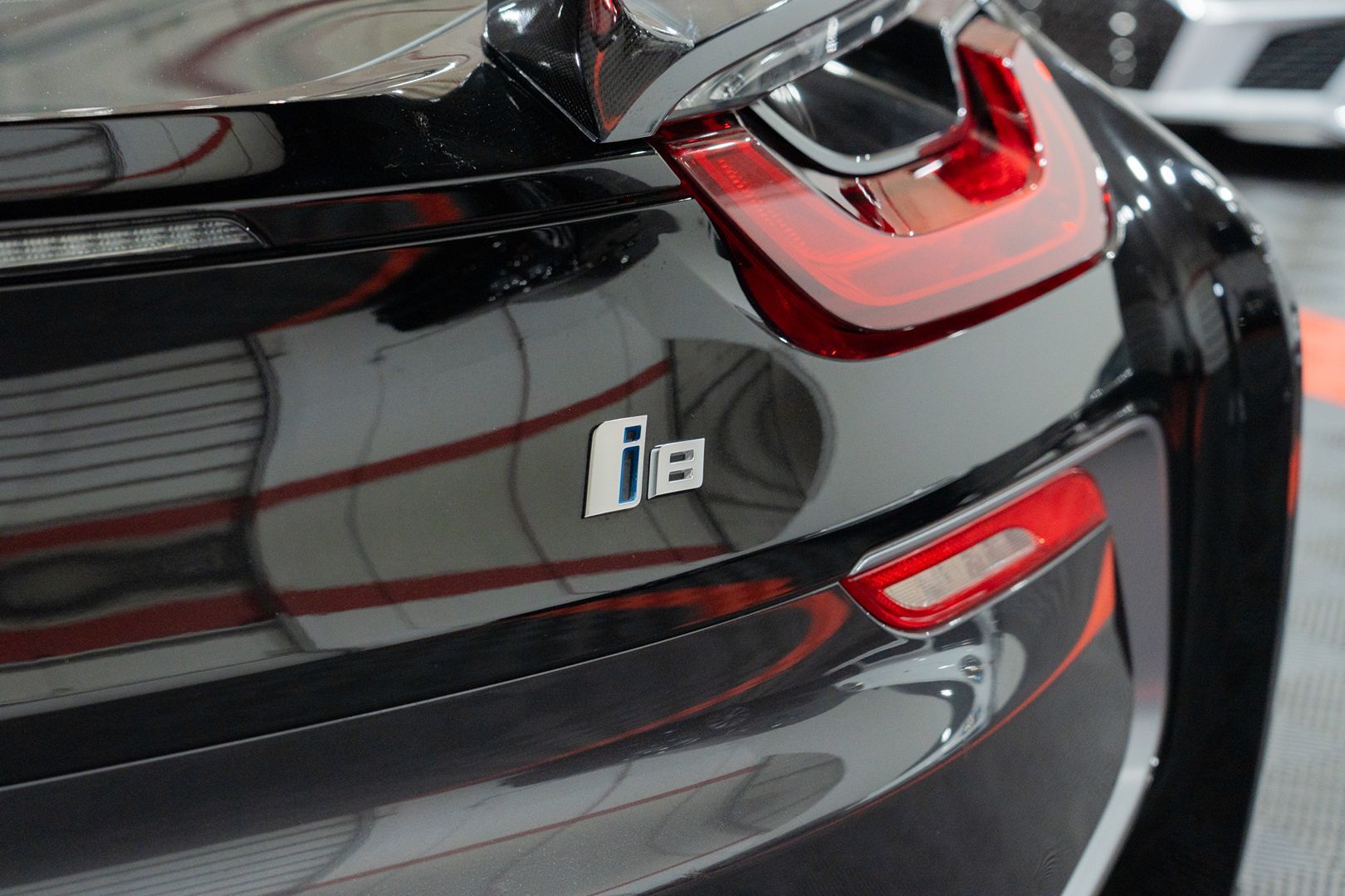 Photo 10 of this BMW i8