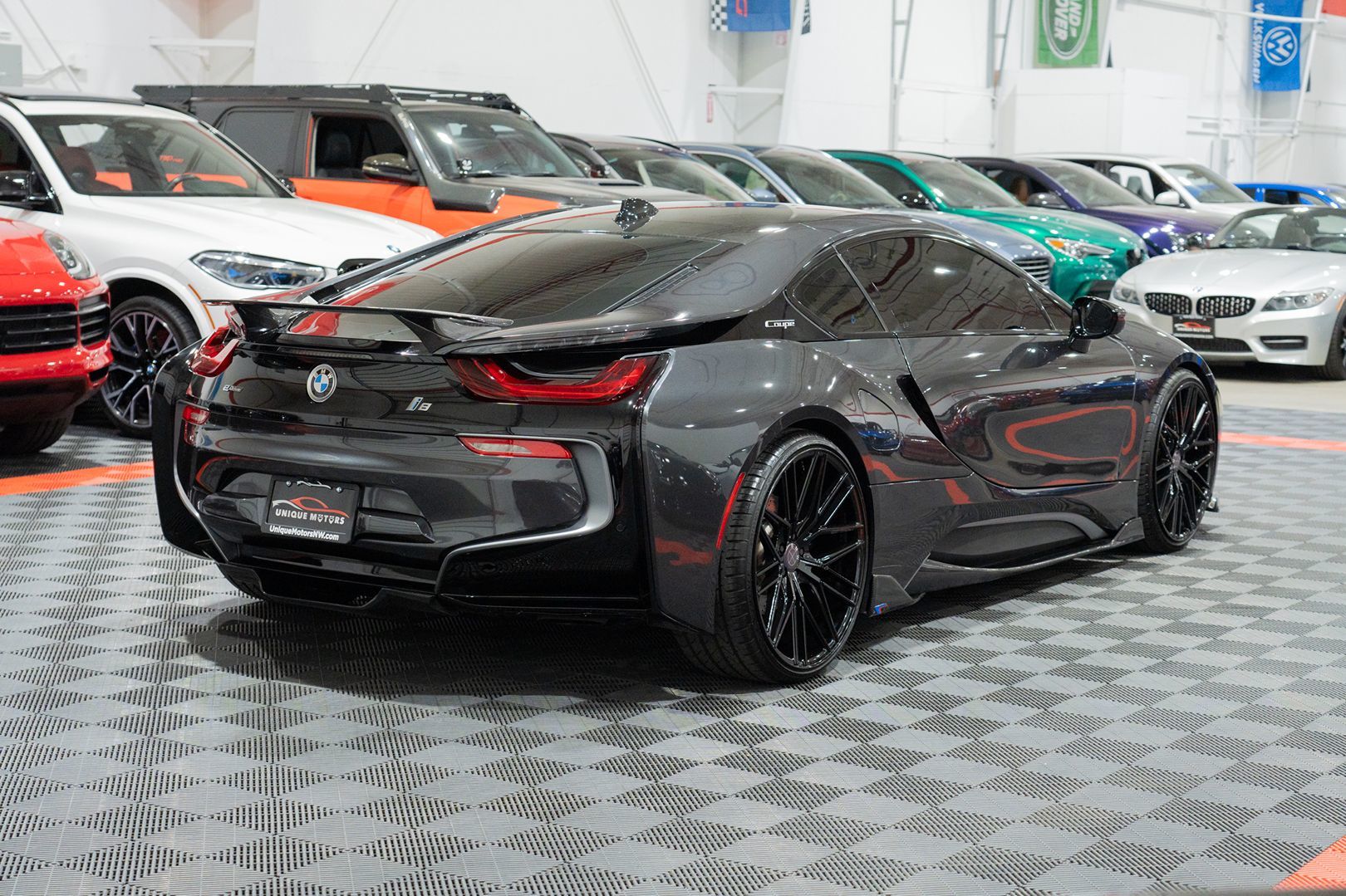 Photo 8 of this BMW i8