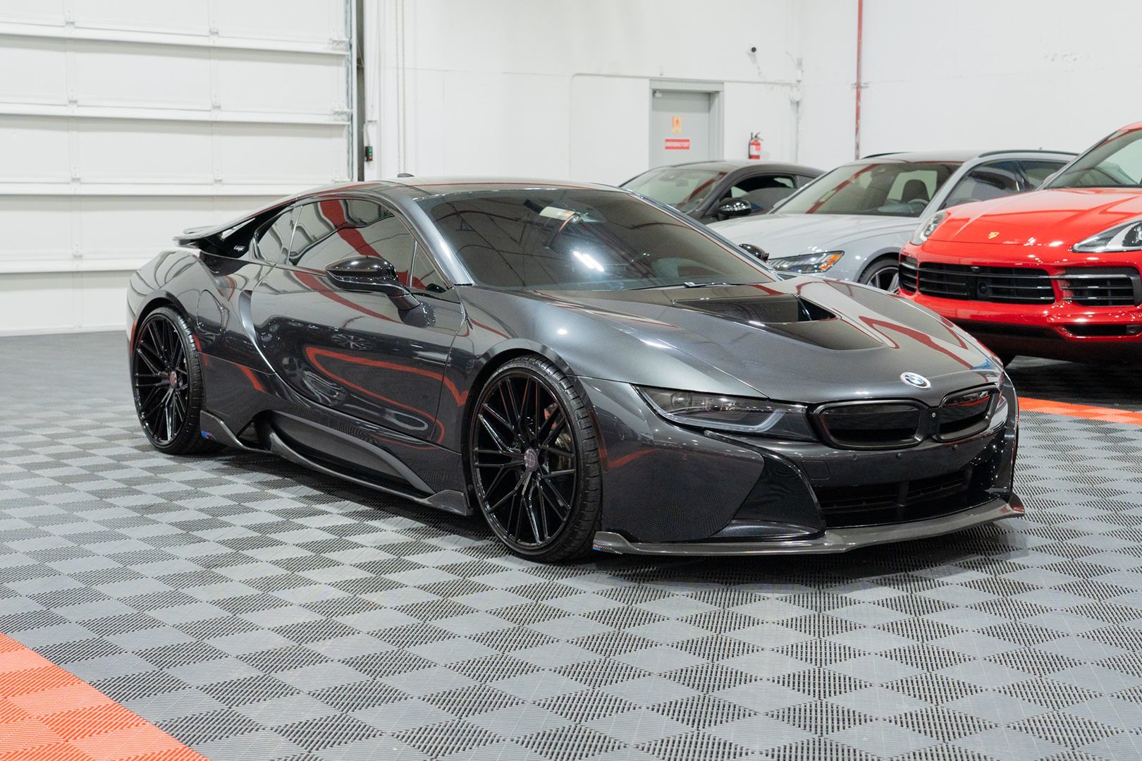 Photo 13 of this BMW i8