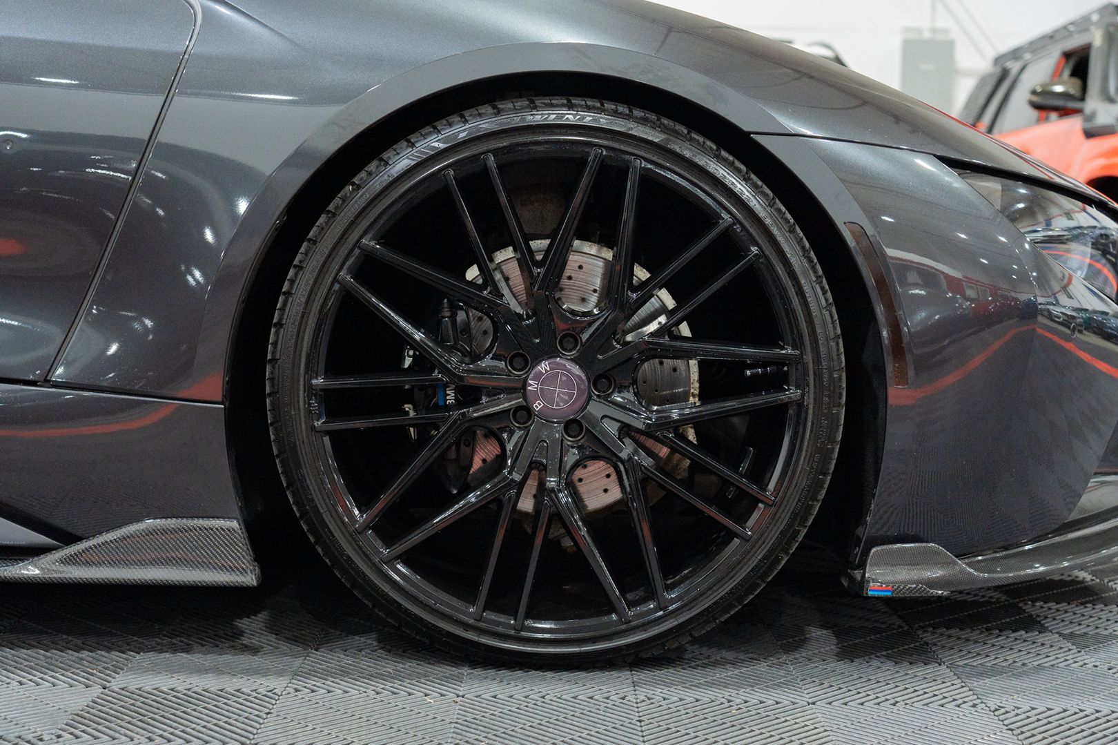 Photo 18 of this BMW i8