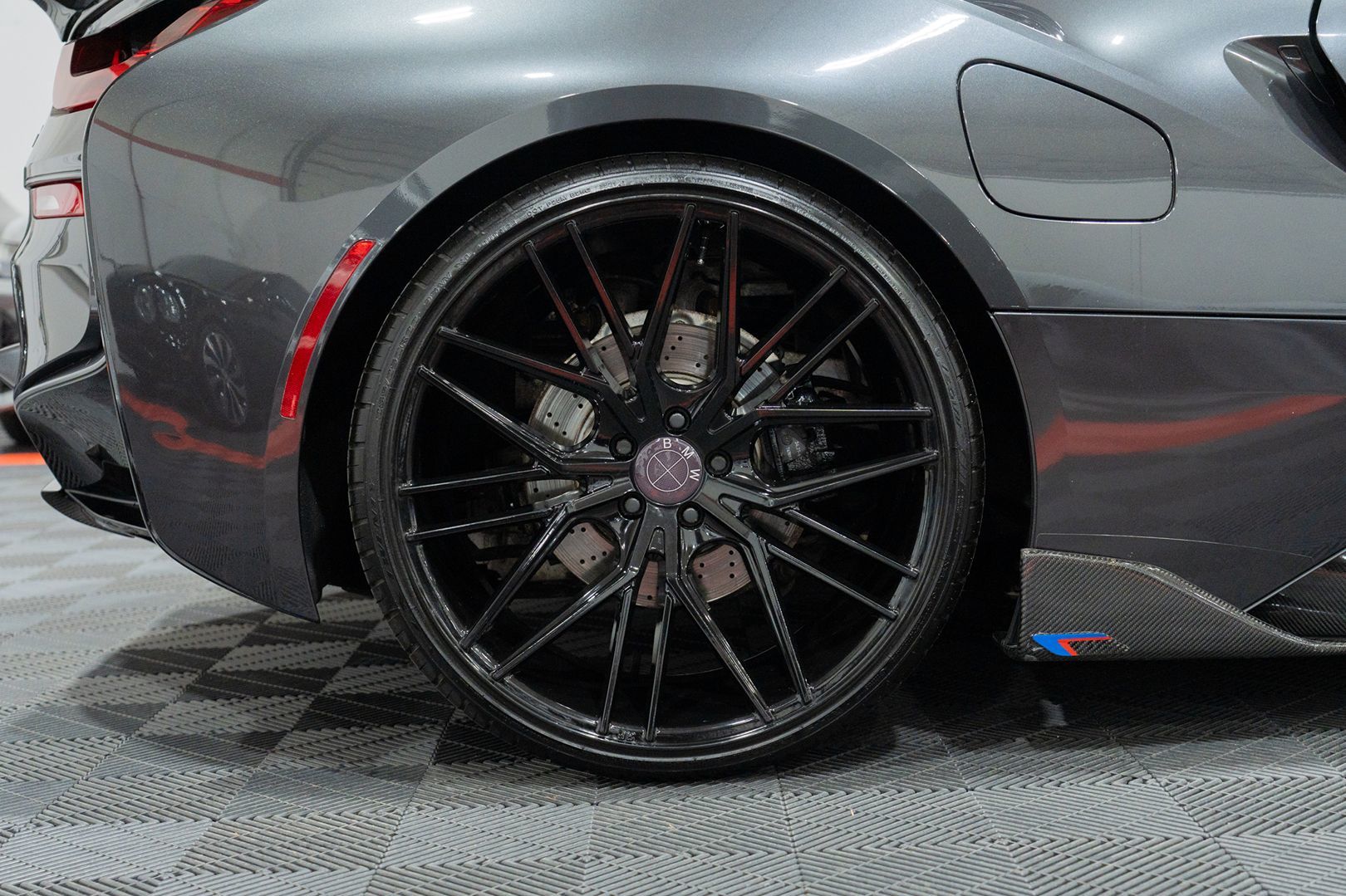 Photo 19 of this BMW i8