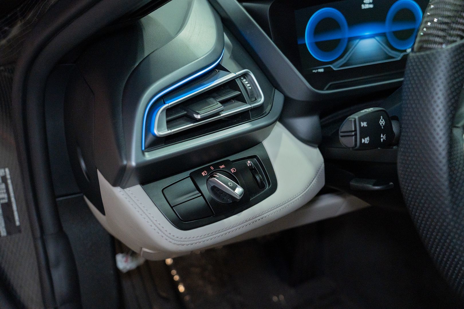 Photo 27 of this BMW i8