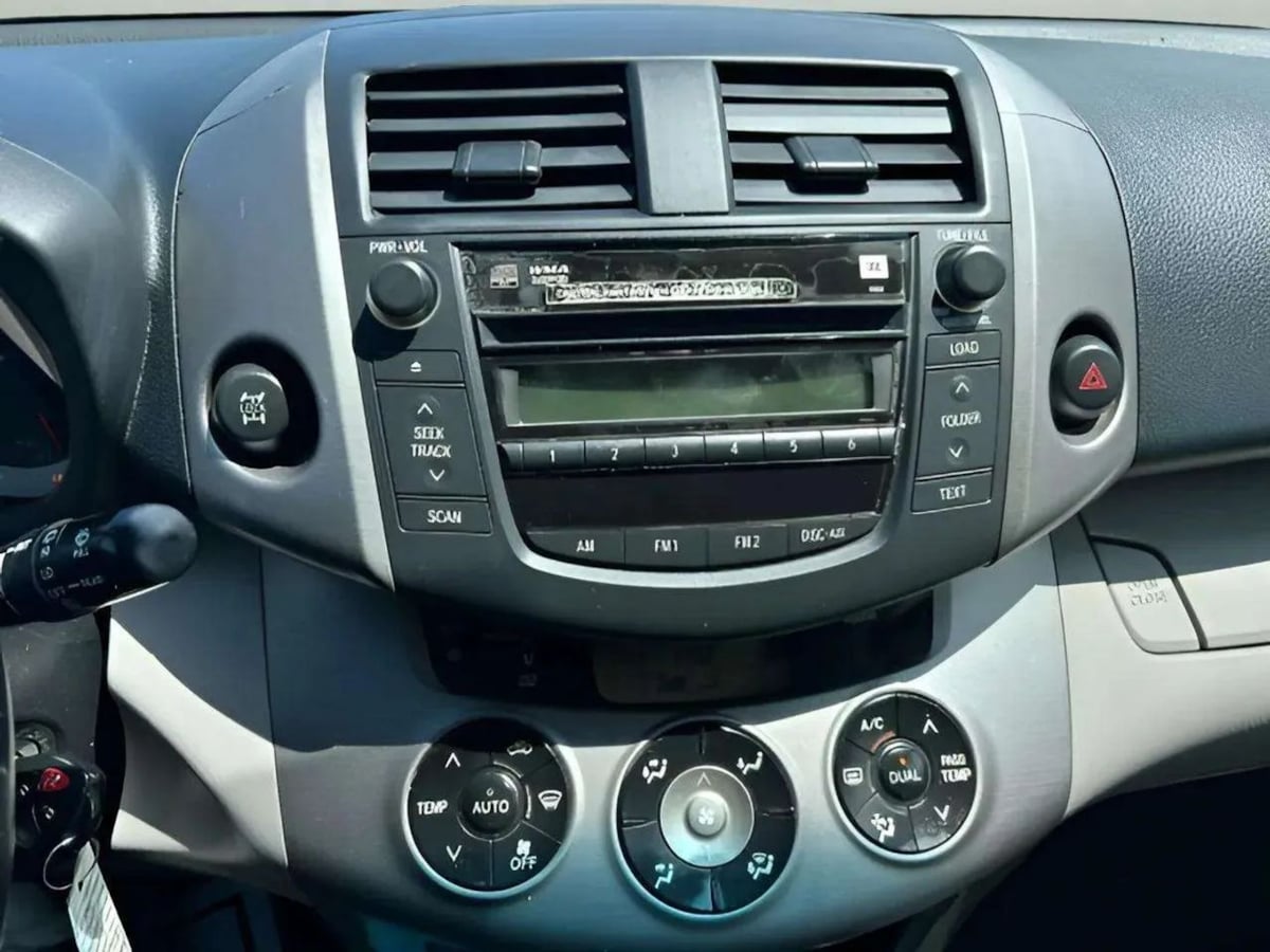 2006 Toyota RAV4 Base - Photo 19