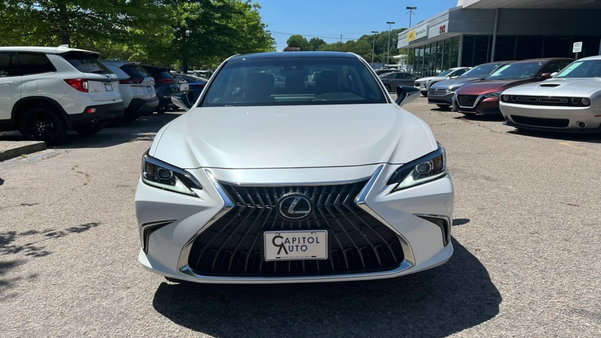 2024 Lexus ES 350 - Photo 2