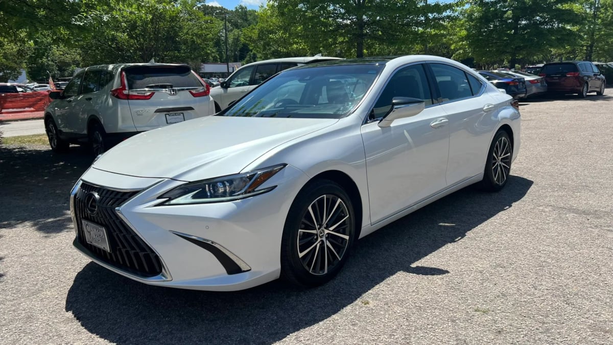 2024 Lexus ES 350 - Photo 3