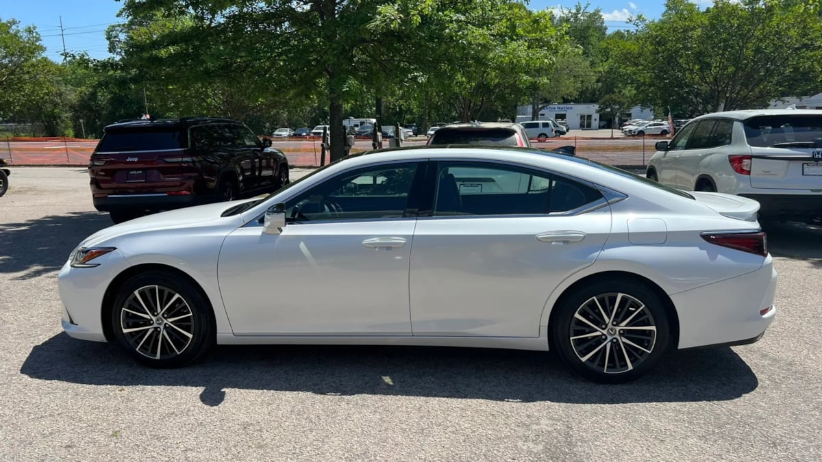 2024 Lexus ES 350 - Photo 4