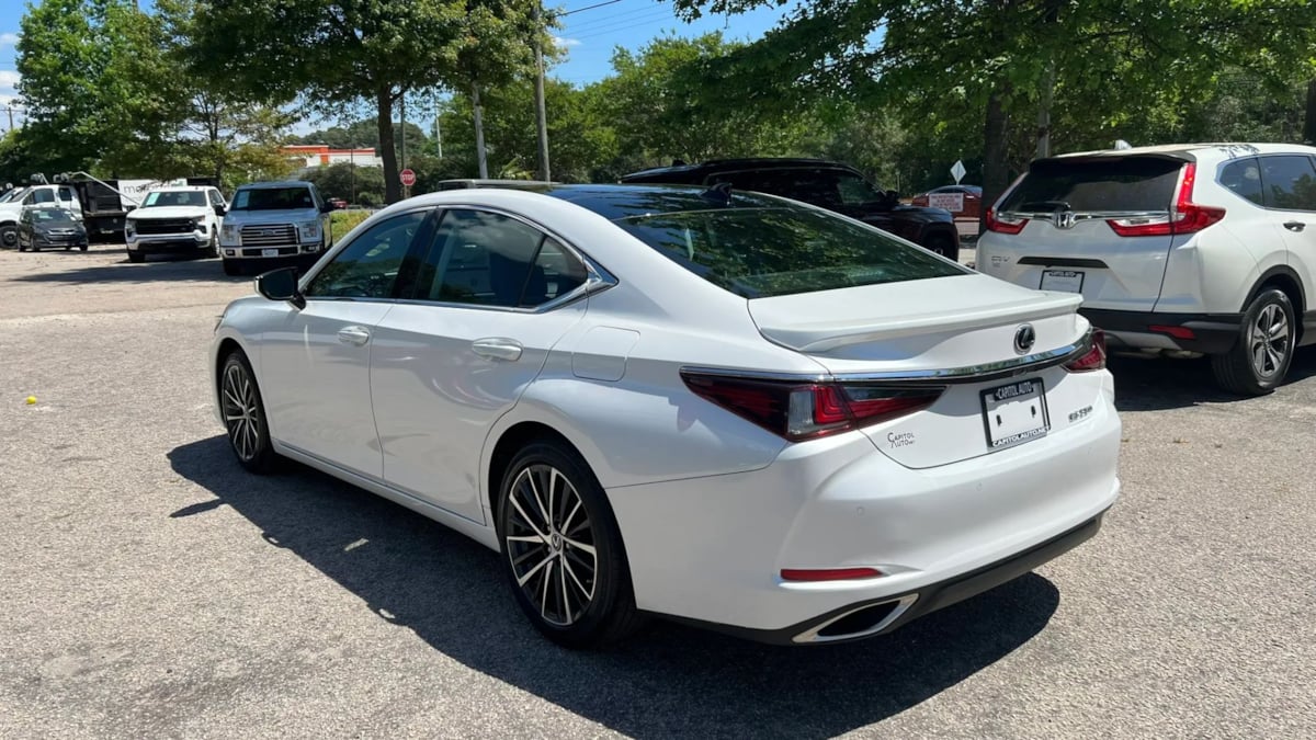 2024 Lexus ES 350 - Photo 5