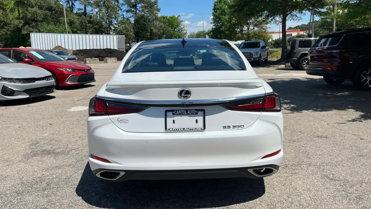 2024 Lexus ES 350 - Photo 6