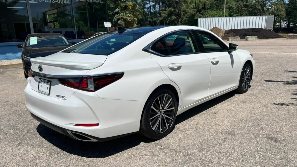 2024 Lexus ES 350 - Photo 7