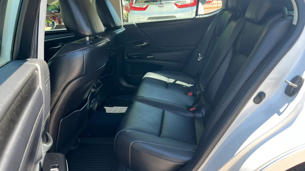 2024 Lexus ES 350 - Photo 20