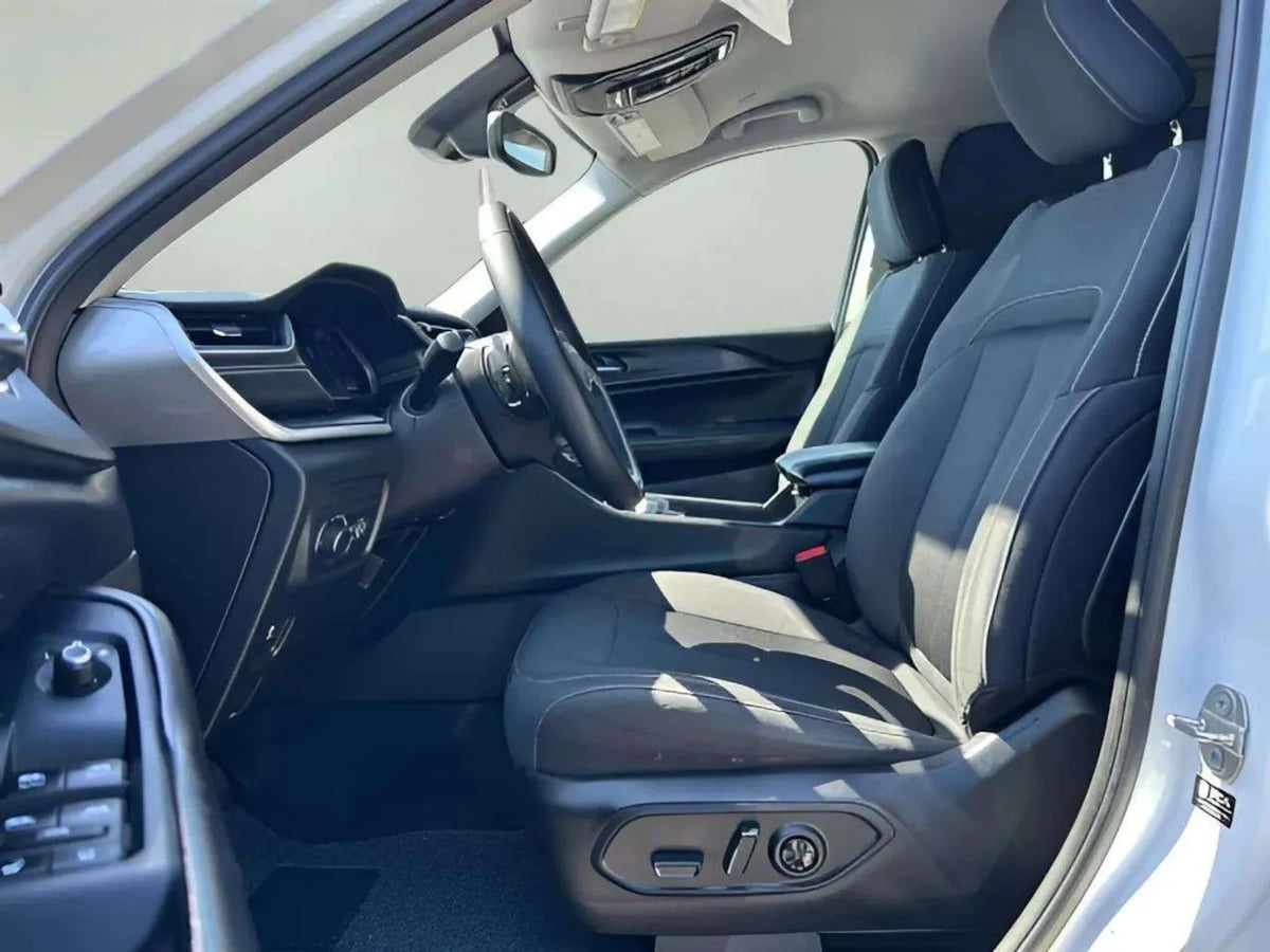 2023 Jeep Grand Cherokee L Laredo - Photo 11