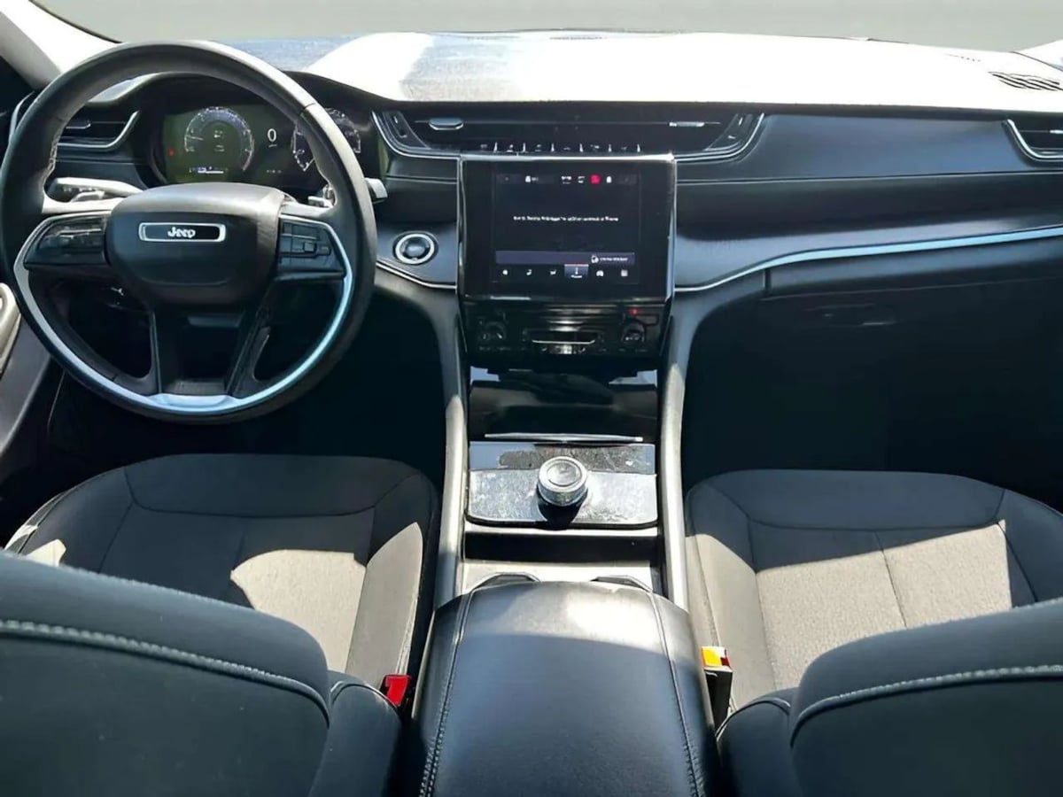 2023 Jeep Grand Cherokee L Laredo - Photo 13