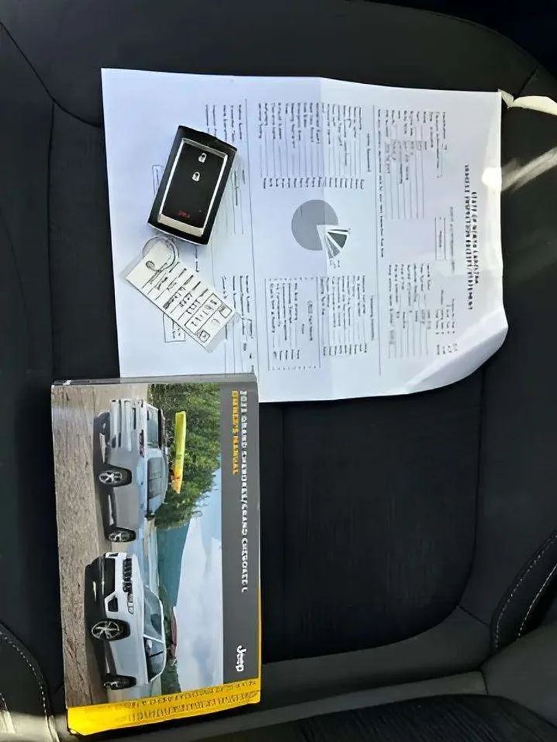 2023 Jeep Grand Cherokee L Laredo - Photo 27