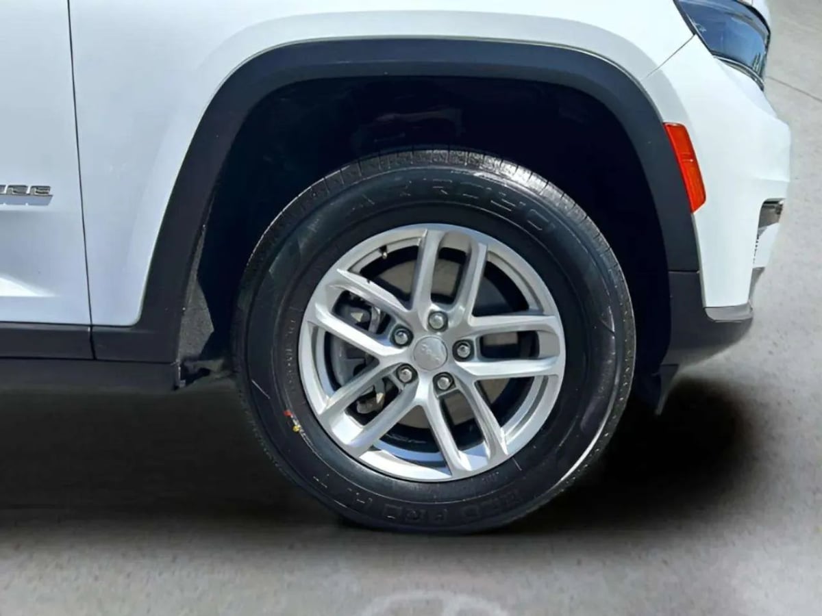 2023 Jeep Grand Cherokee L Laredo - Photo 28